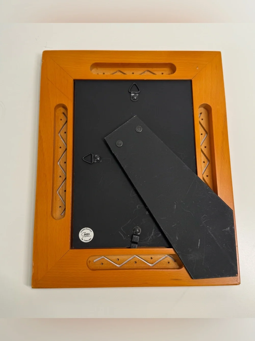Handcrafted Fetco Light Wood Photo Frame 8x10” (5x7” Photo) Cutout Detail